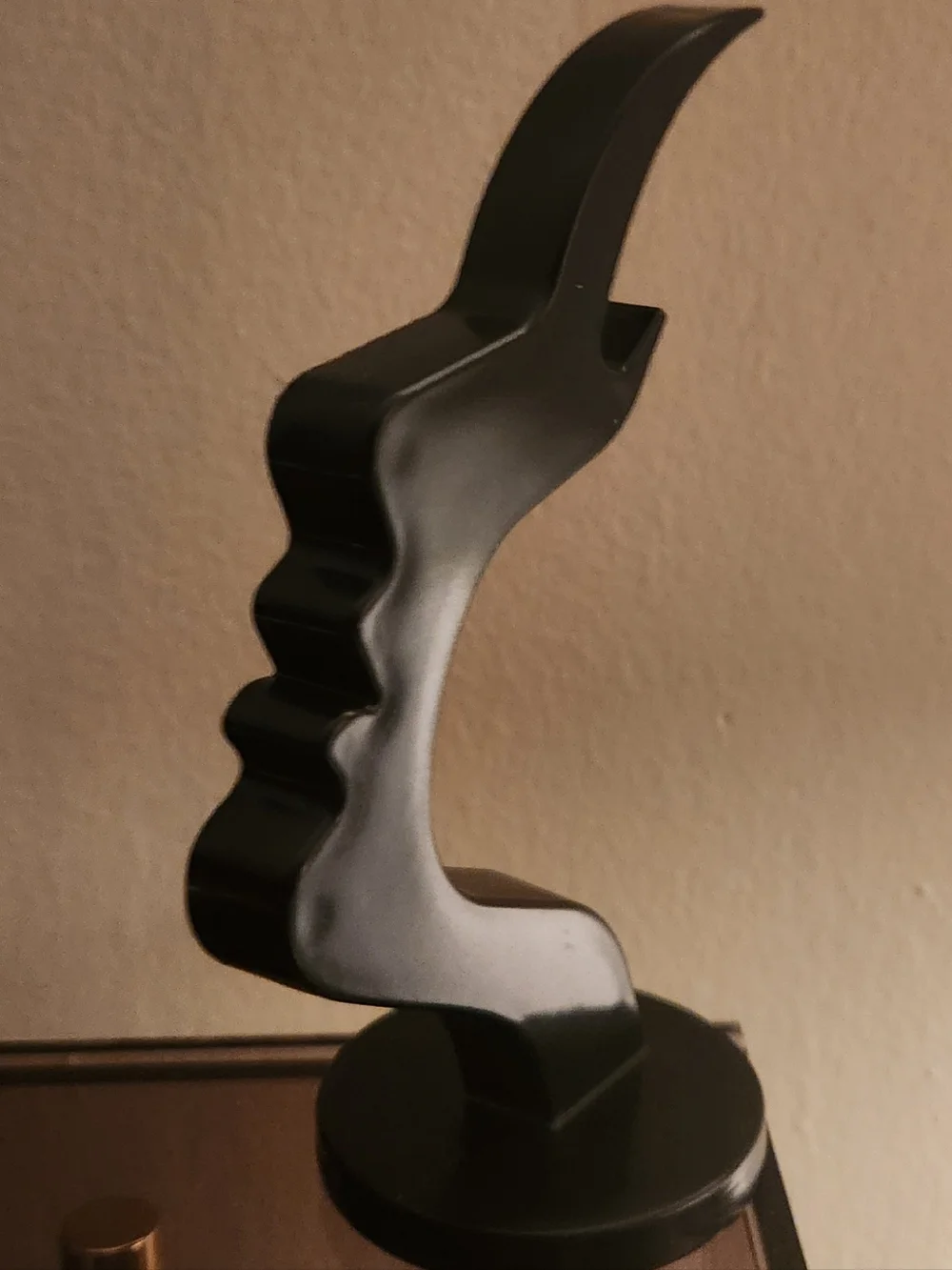 Sun Glasses Holder In Shape Of Face Color Black